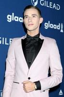 los angeles 12 de abril, adam rippon en glaad media awards los angeles en beverly hilton hotel el 12 de abril de 2018 en beverly hills, ca foto