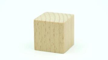 movimento de blocos de construção de madeira. movimento de blocos de construção de cubo de madeira