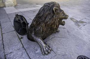 Bronze lion sculpture photo