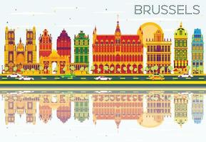 horizonte de bruselas con edificios de color, cielo azul y reflejos.