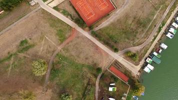 Tennisplatz, Servia, Novi Becej video