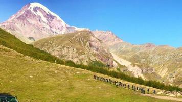 visite de la montagne kazbek video