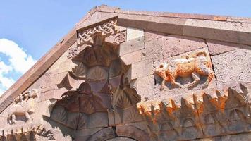 construção de monumento orbelian caravanserai na armênia. rota da seda no cáucaso.