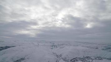 Geografía terrestre de 8k con nieve en invierno, krasnoyarsk siberia rusia video