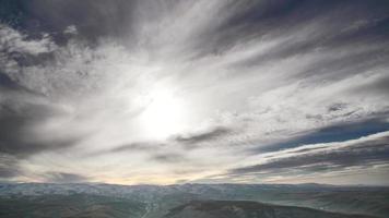 Movimientos de nubes de 8k para avanzar el tiempo en segundo plano video