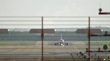 salida del avión a reacción video