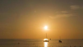 sonnenuntergangslandschaft auf phuket video