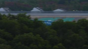 Plane Vietnam Airlines landing video