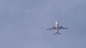 Cargo plane Beluga climb