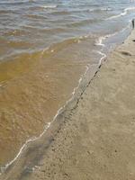 orilla del lago de arena foto