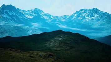 schöner Panoramablick auf die Berge video