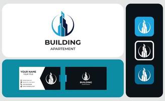paquete de tarjeta de visita y diseño de logotipo. diseño moderno del logotipo de la empresa inmobiliaria. edificio, apartamento vector