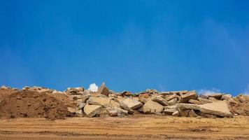 A view of the many old concrete blocks that have been demolished and demolished roads. photo