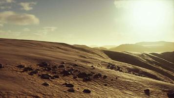 belas dunas de areia no deserto do saara ao pôr do sol