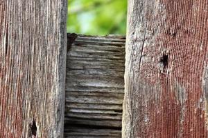 vista de cerca en diferentes superficies de madera de troncos de tablones y paredes de madera en alta resolución foto