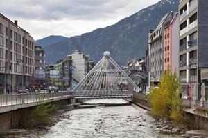 andorra la vella, andorra - 26 de noviembre de 2019 - pont de paris foto