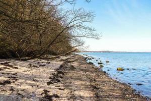 hermosas playas en el mar báltico en un día soleado en el norte de alemania. foto