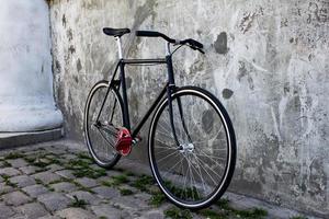 bicicleta antigua de una sola velocidad foto