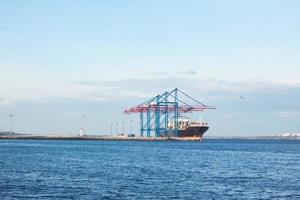 bulck ship and cranes photo