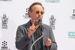 LOS ANGELES, APR 7 - Billy Crystal at the Carl and Rob Reiner Hand and Footprint Ceremony at the TCL Chinese Theater IMAX on April 7, 2017 in Los Angeles, CA photo