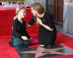 los angeles, 11 de enero - aviana olea le gallo, amy adams en la ceremonia de la estrella de amy adams en el paseo de la fama de hollywood el 11 de enero de 2017 en los angeles, ca foto