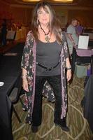 los angeles, 28 de abril - caroline munro en el show de hollywood en westin lax el 28 de abril de 2018 en los angeles, ca foto