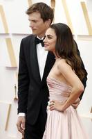 los angeles, 27 de marzo - ashton kutcher, mila kunis en los 94 premios de la academia en dolby theater el 27 de marzo de 2022 en los angeles, ca foto