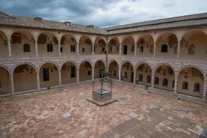 asís, italia, 2022-basilica san francesco di assisi foto