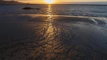 puesta de sol en la ciudad de las palmas gran canaria foto