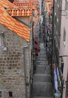 Stepping Stone callejón naranja techo dubrovnik croacia patrimonio casco antiguo foto