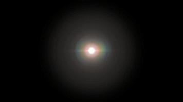 reflexo de lente de luz laranja realista em fundo preto. video