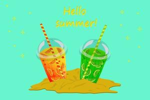 hola tarjeta de verano con vasos desechables de plástico transparente de limonada cítrica de pie en la arena.