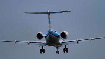 klm cityhopper fokker 70 atterraggio video