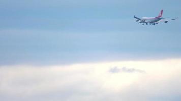 Luftfrachter Boeing 747 Endanflug video