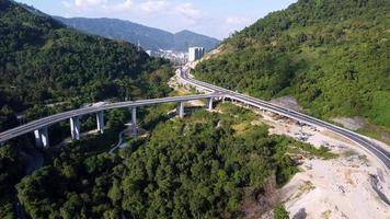 bukit kukus paired road es la carretera elevada más alta
