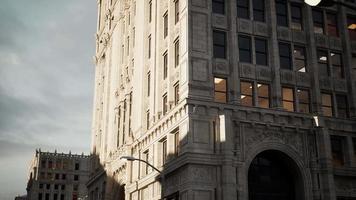 bâtiments en pierre art déco dans la ville de chicago video