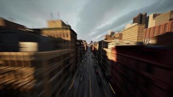 hyperlapse luchtfoto boven het verkeer van de grote stad video