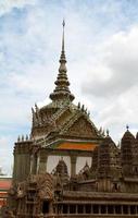 detalle del gran palacio en bangkok, tailandia foto