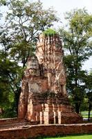 pagoda en el templo de wat chaiwattanaram, ayutthaya, tailandia foto