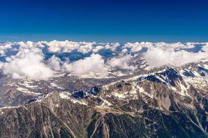 montañas nevadas chamonix, mont blanc, haute-savoie, alpes, francia foto