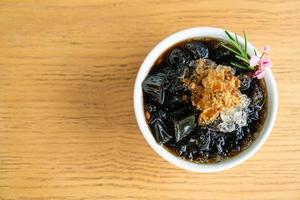 Grass jelly with ice and brown sugar photo