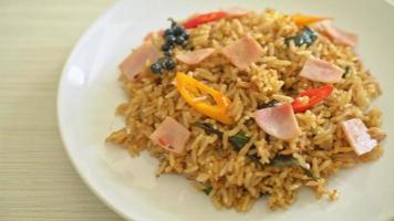 ham fried rice with herbs and spices - Asian food style video