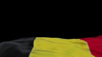 bandeira de tecido da bélgica acenando no loop de vento. bordado belga bandeira de pano costurada balançando na brisa. fundo preto meio preenchido. lugar para texto. Ciclo de 20 segundos. 4k