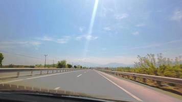 pov hyper lapse carro em ruas rurais na turquia com fundo ararat. conceito de viagem de descoberta e aventura. viagem ao Ararate. video