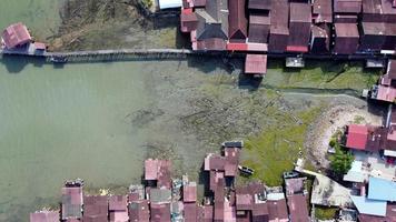 mirada aérea hacia abajo barco de madera naufragio video