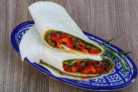 tortilla con carne foto