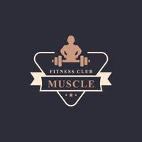 insignia retro vintage centro de fitness y logotipos de gimnasio deportivo tipográficos con signos y siluetas de equipos deportivos