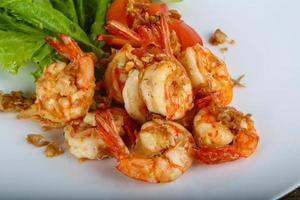 Grilled shrimps with garlic photo