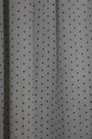 tela de cortina con puntos de bloque en fondo blanco decoración moderna para el hogar impresiones de gran tamaño de alta calidad foto