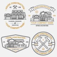 conjunto de identidad de la empresa de construcción de casas con casa suburbana americana. ilustración vectorial insignia de línea delgada, signo para bienes raíces, negocios relacionados con la construcción y la empresa de construcción. vector